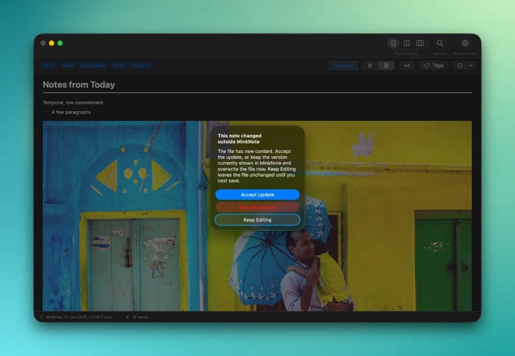 MinkNote showing a dialog when a note changed outside the app, with options to accept the update, keep your version, or keep editing.
